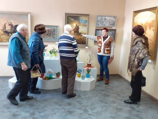Накануне 80-летия разгрома советской армией немецко-фашистских войск в Сталинградской битве слушатели Университета третьего возраста КЦСОН Унечского района посетили районную картинную галерею