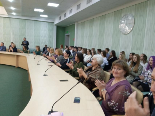 В Хрустальном зале регионального Правительства состоялось торжественное мероприятие, на котором были вручены Почетные знаки Брянской области «Материнская слава»