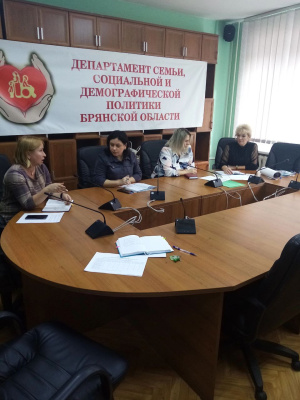 Pаседание «круглого стола» с участием специалистов, работающих на Детском телефоне доверия