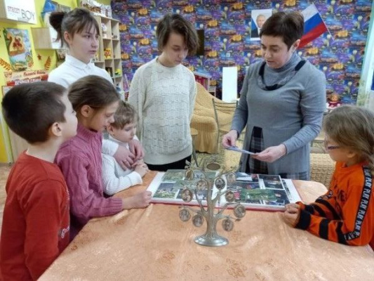Воспитанники Социального приюта для детей и подростков Карачевского района приняли участие в интеллектуальной викторине "Семейные ценности", проведённой в рамках акции "Защитим детей вместе"