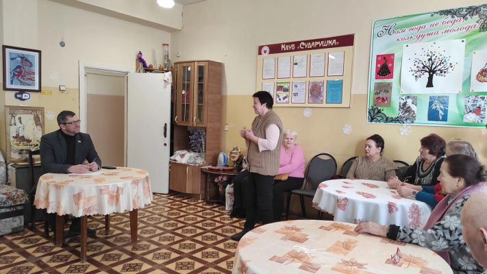 Встреча слушателей Университета третьего возраста и членов клуба «Сударушка» в рамках "круглого стола" «Диалог с депутатом»